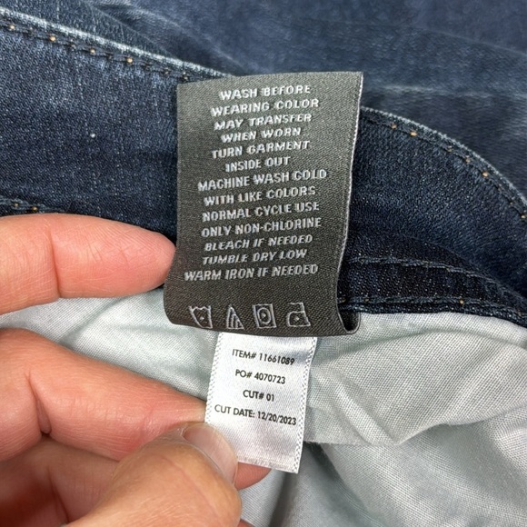 Torrid Luxe Slim Boot Super Stretch Jeans NWT Size 26 Tall - Picture 12 of 12